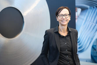 Kerstin Hirsch Leiterin Technische Anwendungsberatung Kerstin Hirsch Leiterin Technische Anwendungsberatung